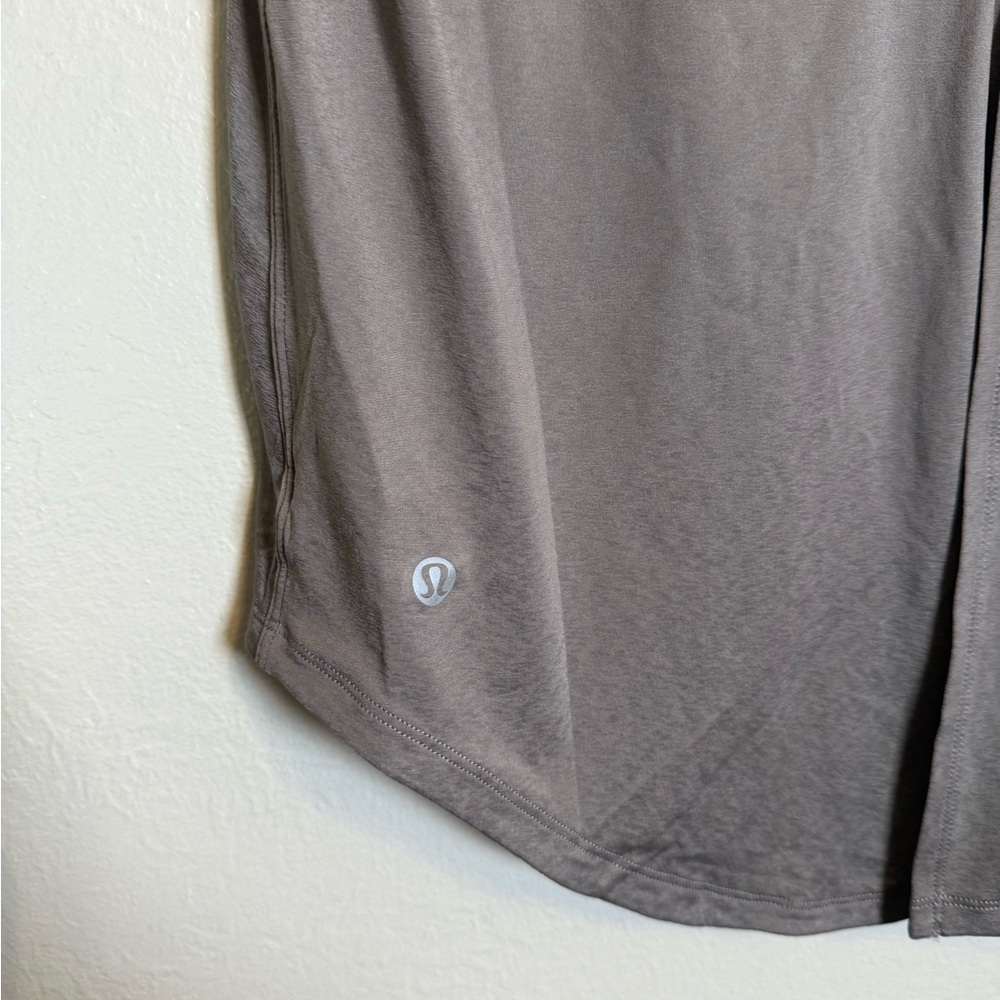 Lululemon Lightweight Split-Back Training T-Shirt - image 5